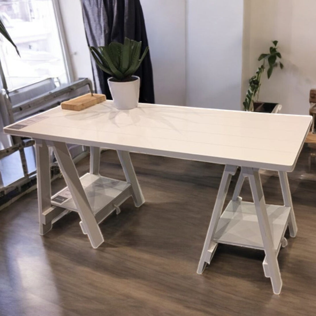 Trestle Desk 1600*700 White