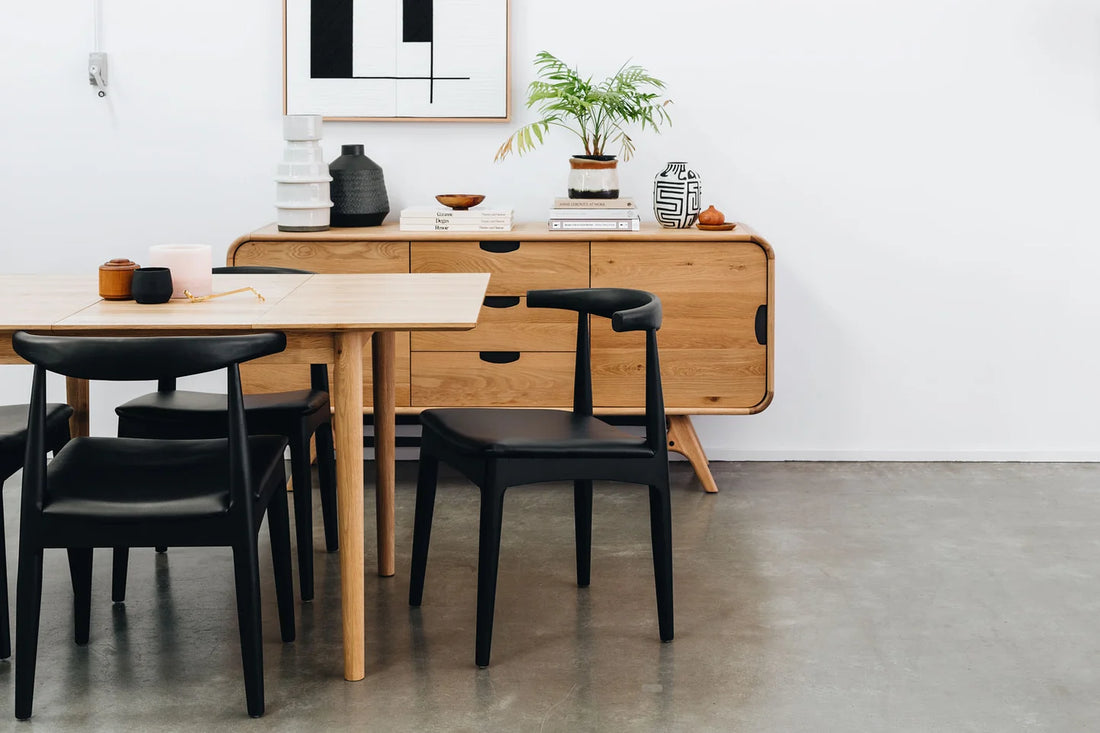 Elbow Chair Black Oak Black PU Seat