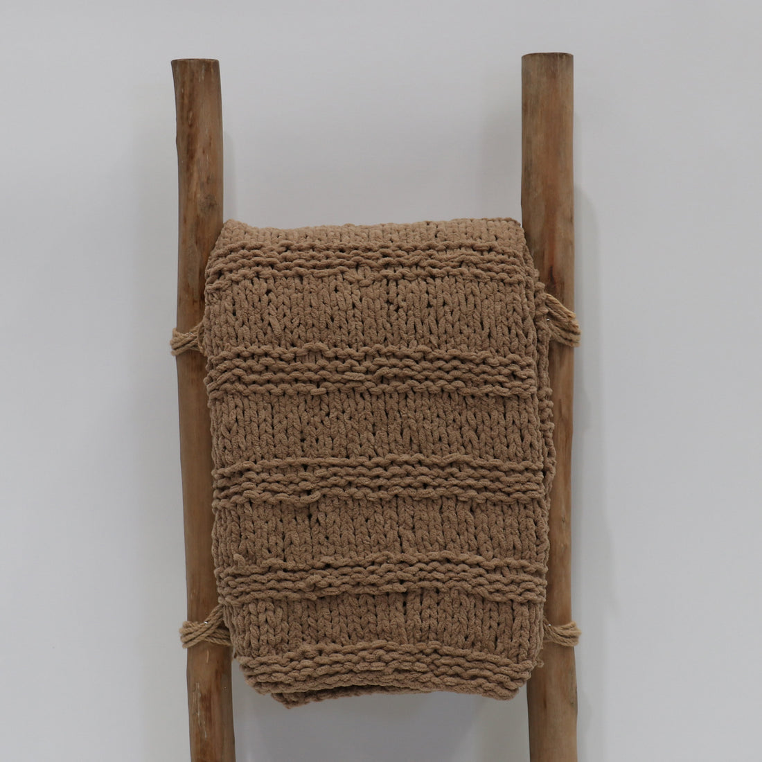 Hand Knitted Chenille Throw | Soft Chenille Blanket 130x170cm (LeF SI26-22-MUSH)