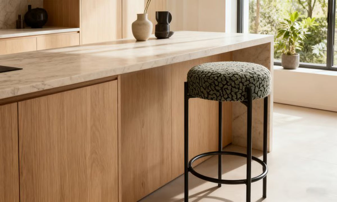 Crown Barstool – Olive / Black (PR2105)