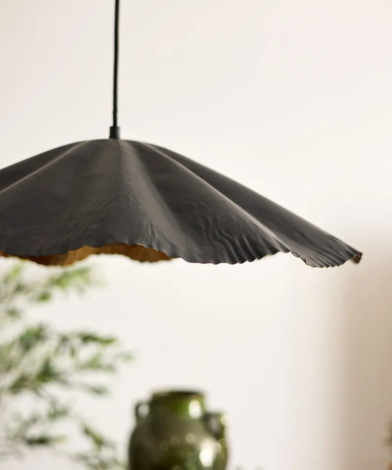 Crimped Pendant Black and Gold Large (NL0029) FC