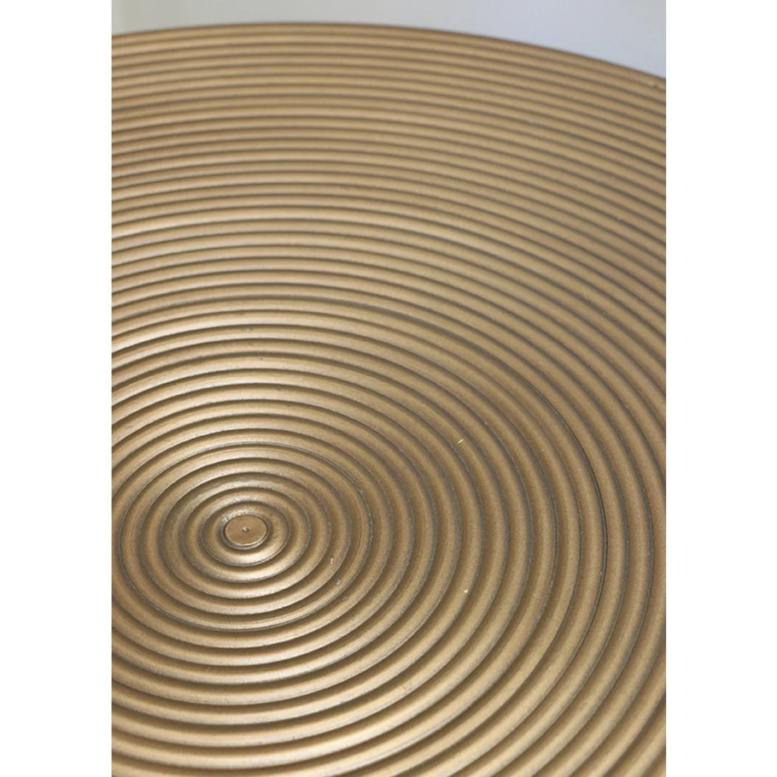 Casablanca Ridged Round Dining Table – Antique Brass Pedestal Base